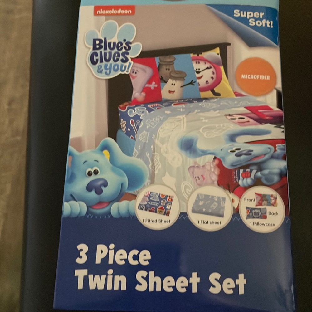 Three piece twin sheet set